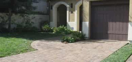 entrance way pavers leading up to a home in Fort Lauderdale, FL